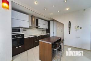 3-к квартира, вторичка, 144м2, 13/14 этаж