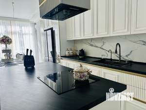 4-к квартира, вторичка, 105м2, 2/4 этаж