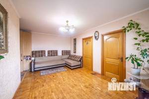 4-к квартира, вторичка, 64м2, 5/5 этаж