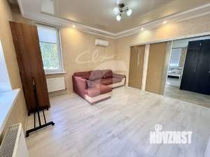 2-к квартира, вторичка, 56м2, 1/9 этаж