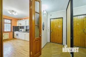 2-к квартира, вторичка, 60м2, 1/9 этаж