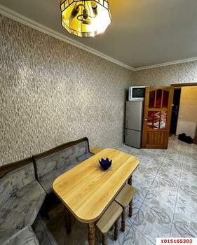 2-к квартира, вторичка, 61м2, 1/3 этаж