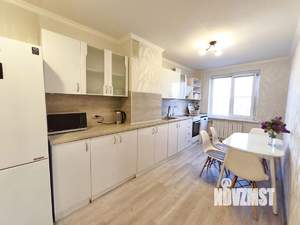 2-к квартира, вторичка, 63м2, 11/16 этаж