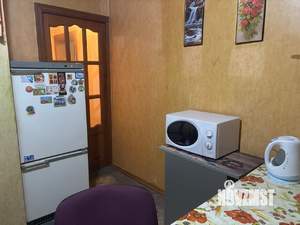 2-к квартира, вторичка, 50м2, 1/10 этаж