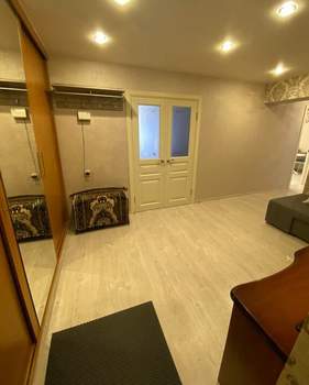 2-к квартира, вторичка, 70м2, 1/6 этаж