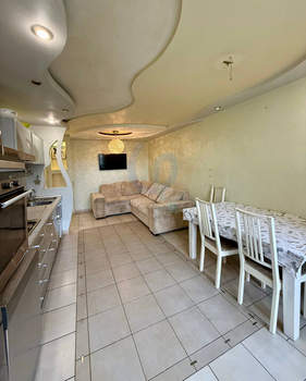 2-к квартира, вторичка, 54м2, 1/10 этаж