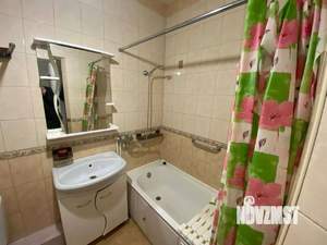 2-к квартира, вторичка, 60м2, 1/6 этаж