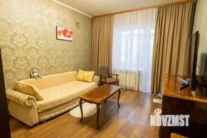 2-к квартира, вторичка, 75м2, 1/7 этаж