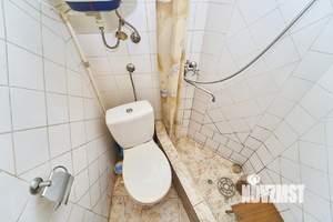 2-к квартира, вторичка, 33м2, 1/1 этаж