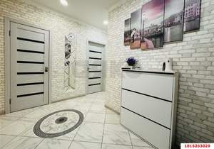 2-к квартира, вторичка, 63м2, 1/17 этаж