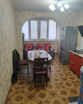 2-к квартира, вторичка, 57м2, 1/5 этаж