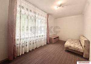 2-к квартира, вторичка, 44м2, 1/4 этаж