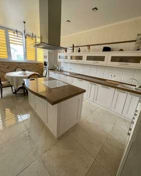 3-к квартира, вторичка, 107м2, 2/18 этаж