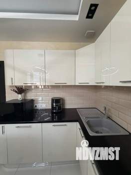 2-к квартира, вторичка, 63м2, 23/24 этаж