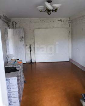 2-к квартира, вторичка, 50м2, 1/10 этаж