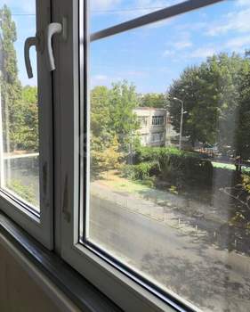 2-к квартира, вторичка, 50м2, 1/10 этаж