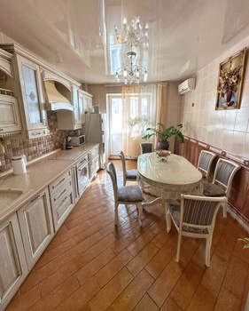 5-к квартира, вторичка, 200м2, 3/4 этаж