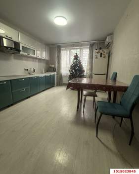 2-к квартира, вторичка, 70м2, 1/16 этаж