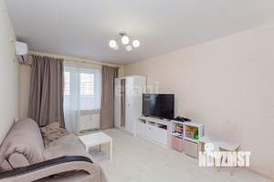 2-к квартира, вторичка, 63м2, 13/16 этаж