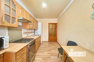 2-к квартира, вторичка, 63м2, 1/9 этаж