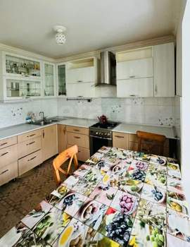 3-к квартира, вторичка, 63м2, 5/5 этаж