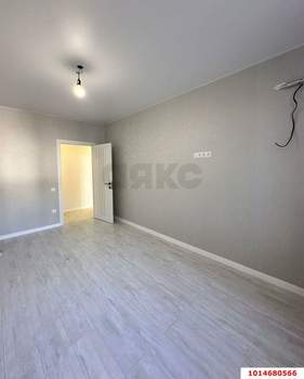 2-к квартира, вторичка, 60м2, 1/3 этаж