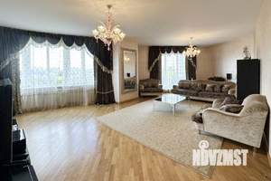 4-к квартира, вторичка, 163м2, 7/13 этаж