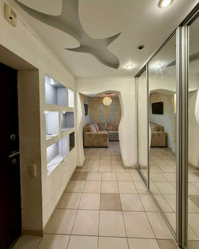 2-к квартира, вторичка, 54м2, 1/10 этаж