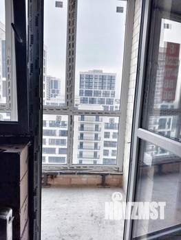 Студия квартира, вторичка, 30м2, 20/24 этаж