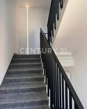 2-к квартира, вторичка, 63м2, 6/8 этаж