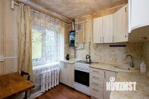 2-к квартира, вторичка, 44м2, 1/4 этаж