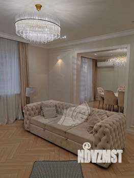 3-к квартира, вторичка, 106м2, 8/18 этаж