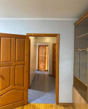 2-к квартира, вторичка, 50м2, 1/10 этаж