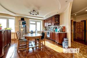 2-к квартира, вторичка, 110м2, 3/9 этаж