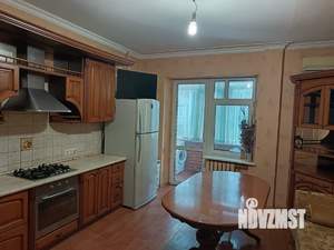 4-к квартира, вторичка, 122м2, 1/8 этаж