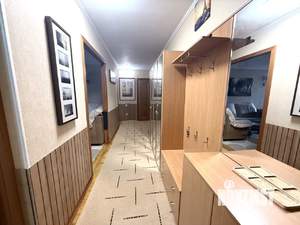 4-к квартира, вторичка, 82м2, 1/9 этаж