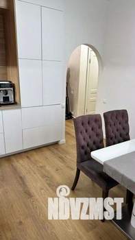 2-к квартира, вторичка, 64м2, 1/6 этаж