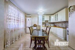 3-к квартира, вторичка, 104м2, 3/16 этаж