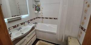 2-к квартира, вторичка, 63м2, 11/16 этаж