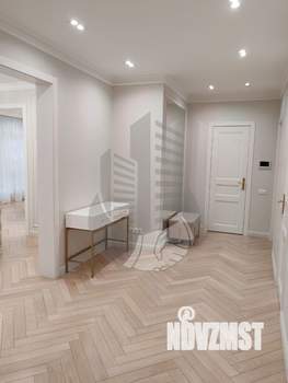 3-к квартира, вторичка, 106м2, 8/18 этаж