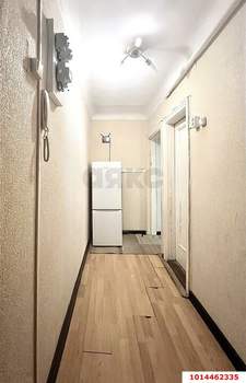 2-к квартира, вторичка, 44м2, 1/4 этаж