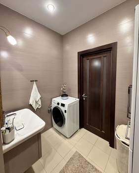 2-к квартира, вторичка, 106м2, 1/16 этаж