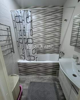 2-к квартира, вторичка, 63м2, 8/16 этаж