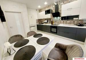 2-к квартира, вторичка, 61м2, 2/18 этаж