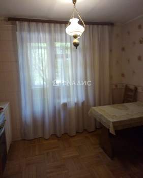 2-к квартира, вторичка, 60м2, 1/5 этаж