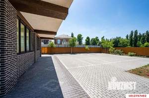 4-к квартира, вторичка, 130м2, 2/4 этаж