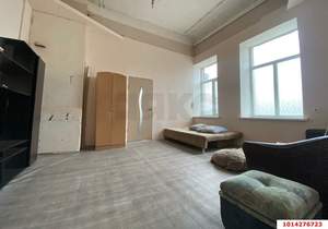 3-к квартира, вторичка, 76м2, 1/1 этаж