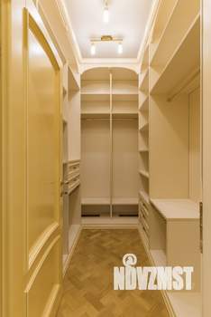 4-к квартира, вторичка, 250м2, 11/11 этаж