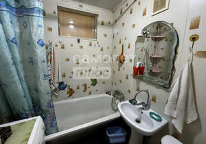 2-к квартира, вторичка, 44м2, 1/4 этаж