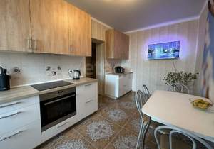 2-к квартира, вторичка, 58м2, 1/18 этаж